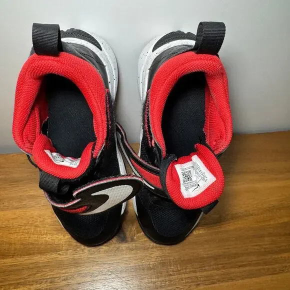 Nike Kids Team Hustle Basketball Sneakers - Picture 11 of 12